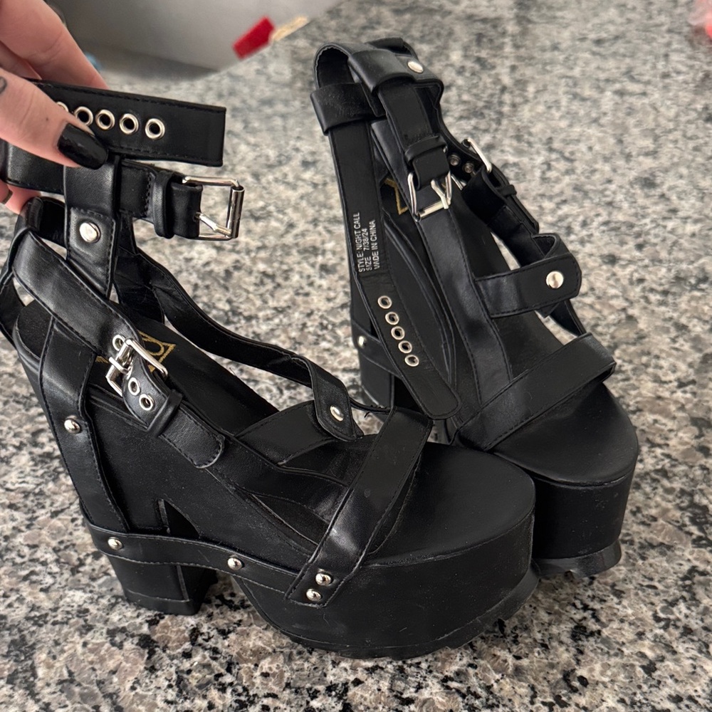 YRU Black Strappy Platform Heels